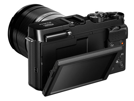 Fujifilm X-A1 con XC16-50mm e LCD basculabile